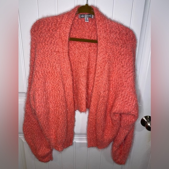 Urban Outfitters Coral fuzzy cropped cardigan - Picture 2 of 7